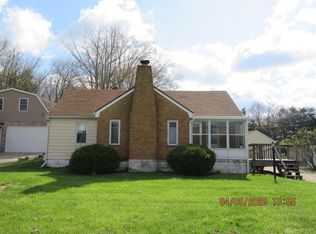 1592 Titus Rd, Springfield, OH 45502