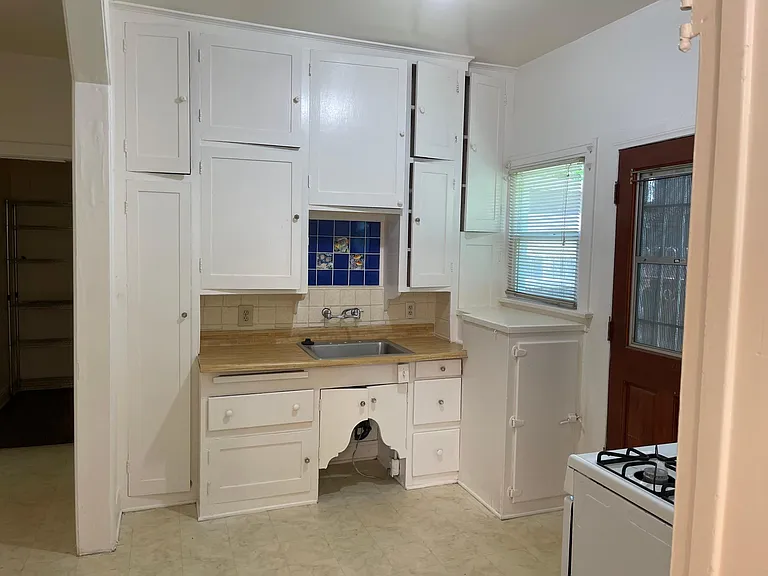 764 Coronado Ave — Photo 8