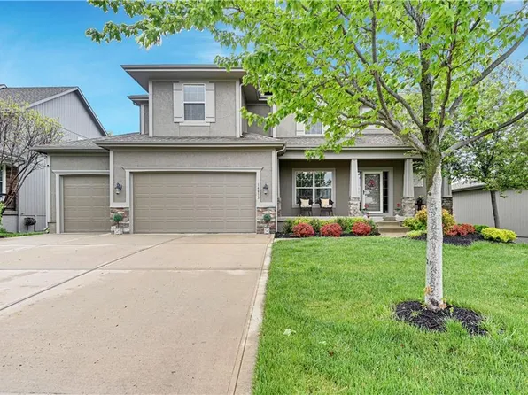 14613 Fairway St, Leawood, KS 66224