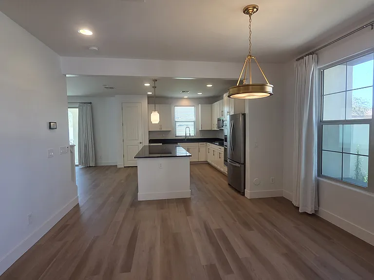 5220 S Hadron — Photo 9