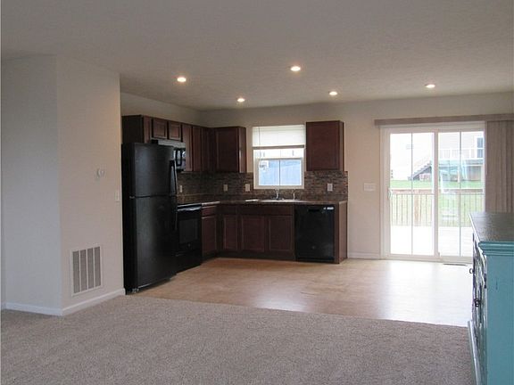 5th image of 4465 Halle Cir NW