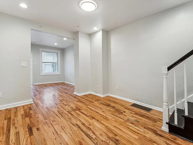743 Wolf Ave — Photo 3