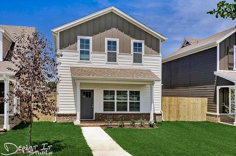 1st image of 121-A Carrington Ave