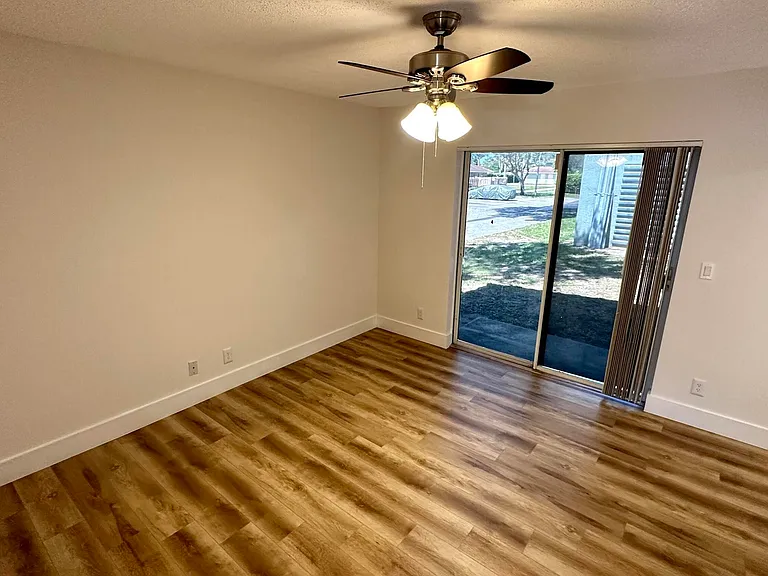 1631 Cypress Way E — Photo 8