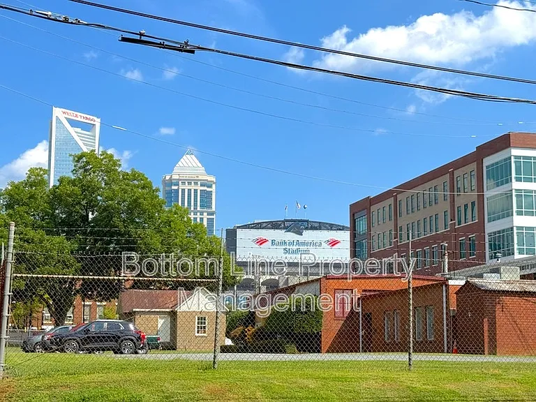 1101 W 1st St #105 — Photo 19
