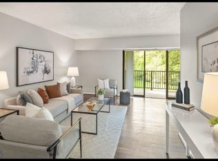 11657 Stoneview Sq, Reston, VA 20191
