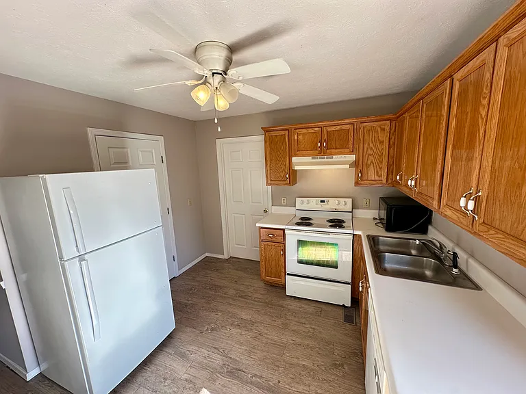 1316 Virginia Ave #B2 — Photo 8