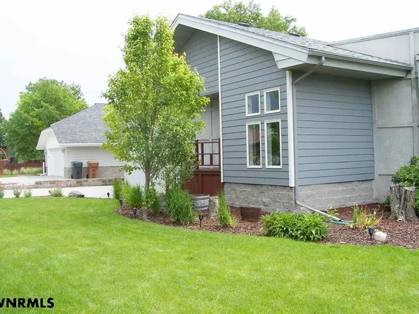 414 Sandra Ct, Scottsbluff, NE 69361
