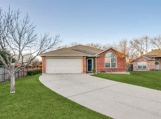 5501 Spring Ridge Dr, Watauga, TX 76137