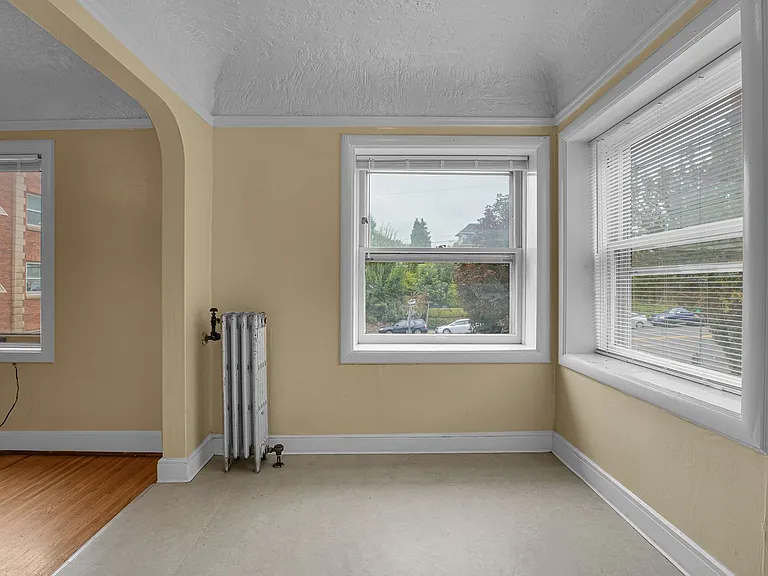 2052 SE Hawthorne Blvd — Photo 15