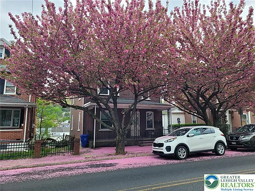 1024 Delaware Ave #1 Photo 1