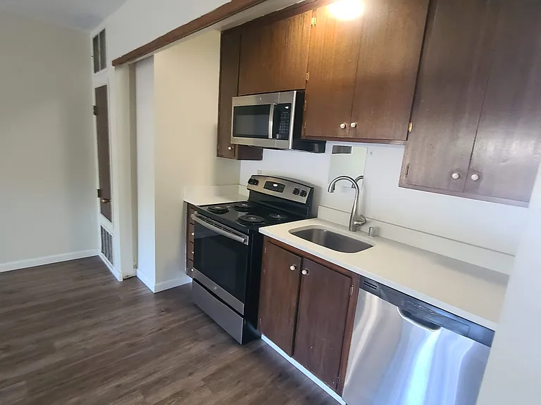 745 F St #5 — Photo 3