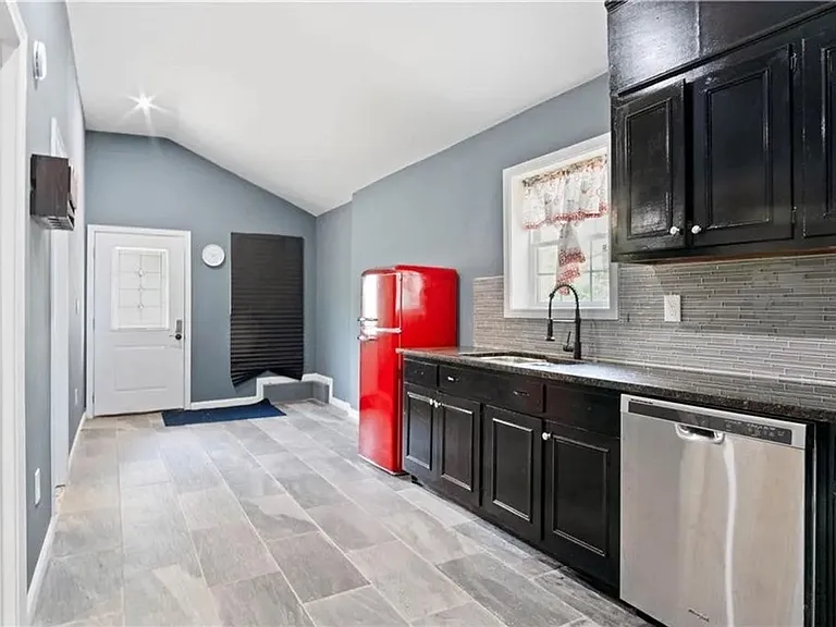 756 Patricia Dr — Photo 27