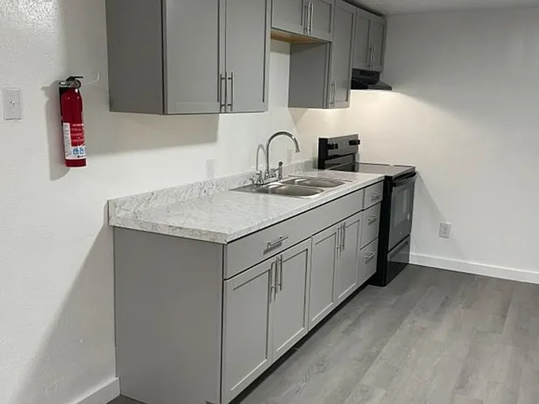 510 S Walnut St — Photo 7