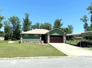 303 Whitewater Dr, Mountain View, AR 72560