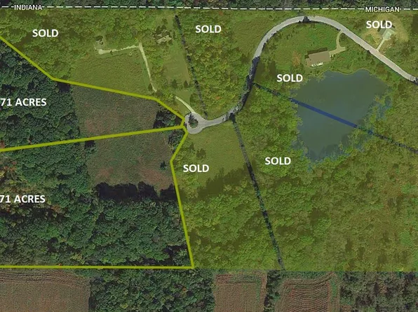 8418 Heron Lake Dr, New Carlisle, IN 46552
