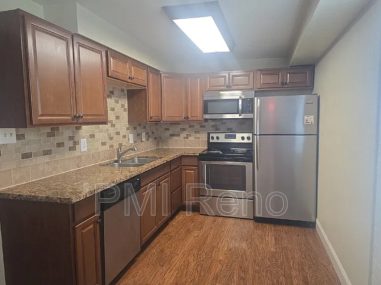 780 Lander St #5 — Photo 6