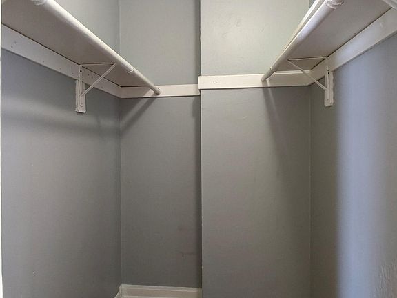 4th image of 1354 W Wilson Ave #1MB