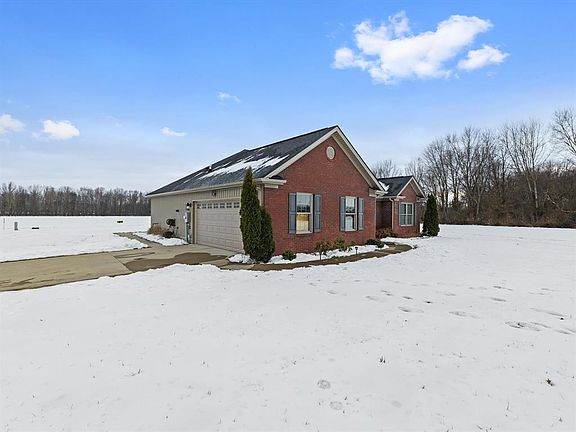 4th image of 390 Cardinal Dr