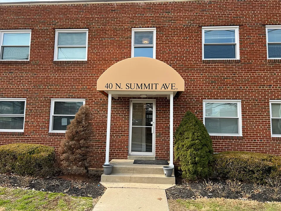 40 N. Summit Avenue