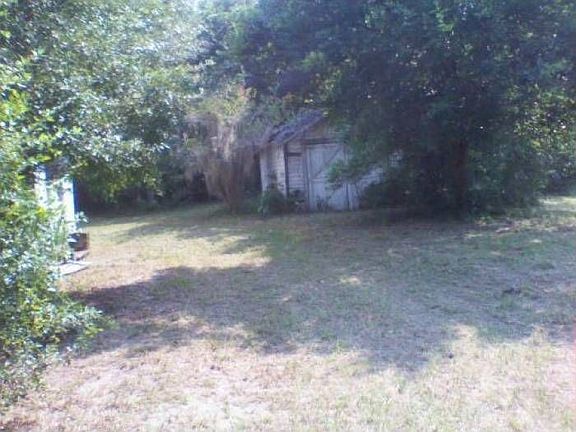 shed in Back
