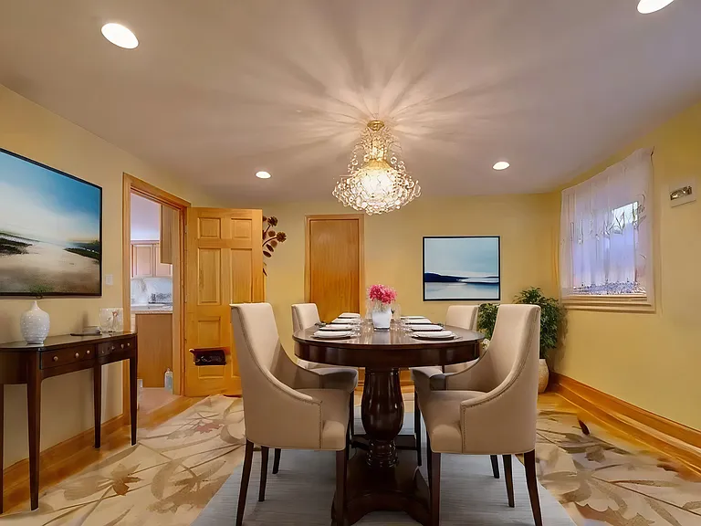 138 Biruta St #1 — Photo 2