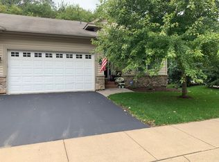 10038 Lee Dr, Eden Prairie, MN 55347