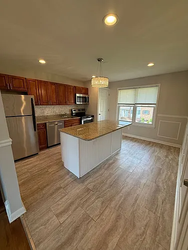 139 Royal Ave Photo 1