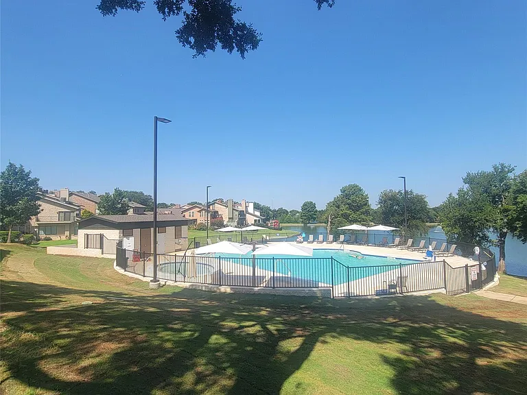 2908 Shady Lake Cir — Photo 13