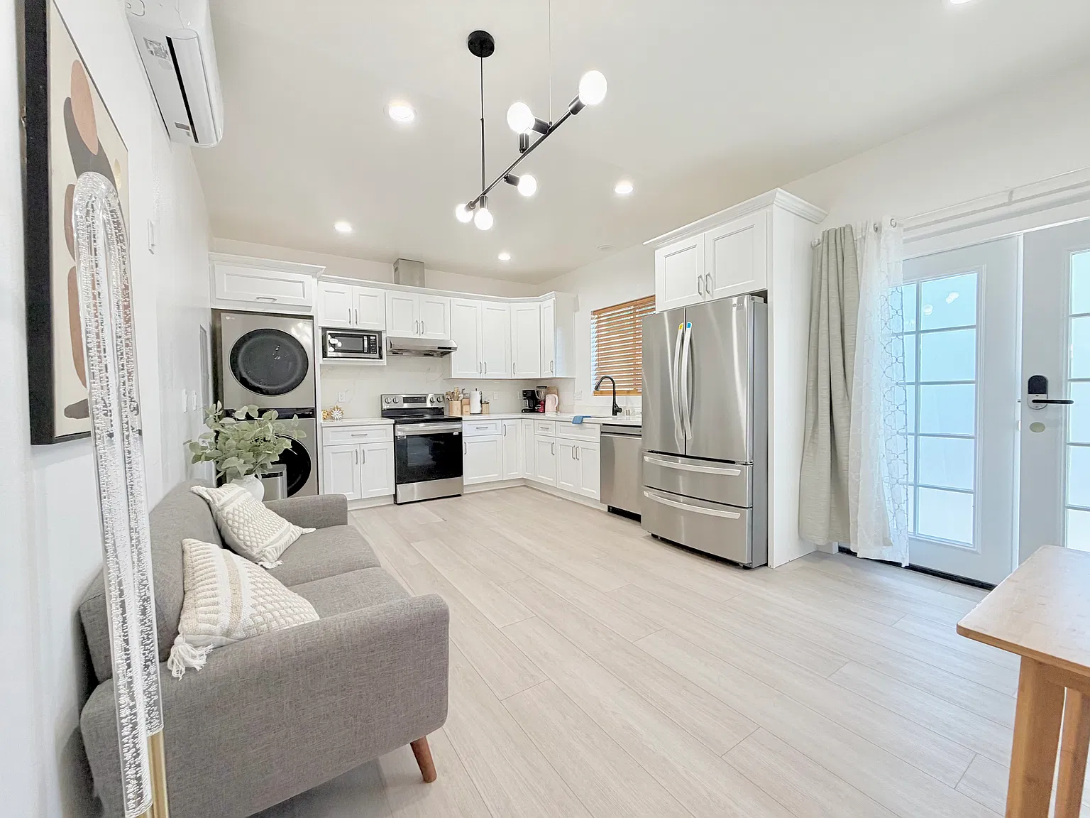 371 Menker Ave — Photo 3