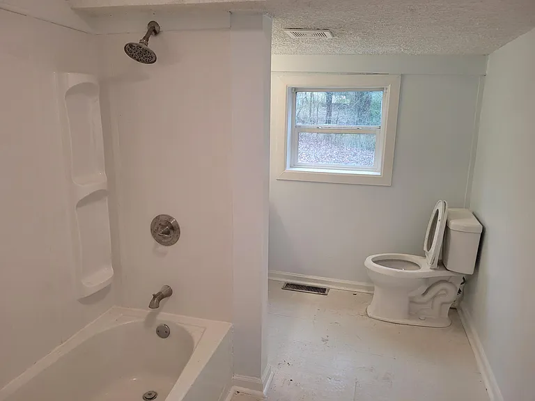 400 Arlington Rd — Photo 10