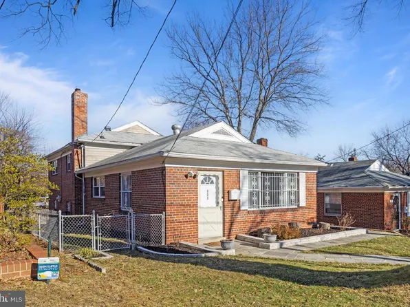 123 Walnut St NW, Washington, DC 20012