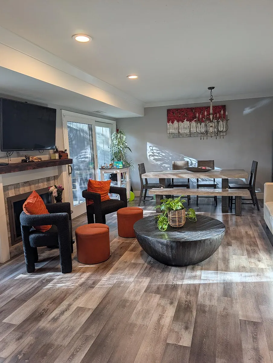 Building Photo - 435 Alberto Way #13