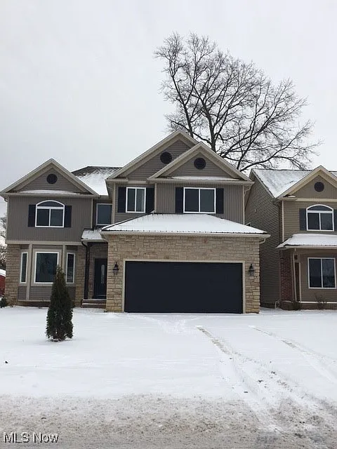 487 Parkside Dr photo 1