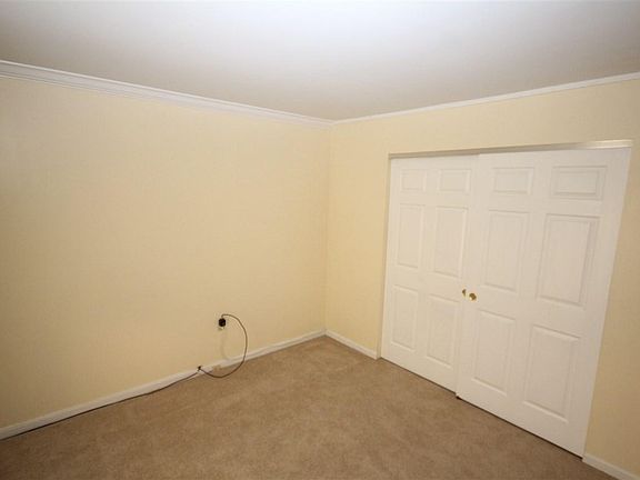 4th image of 48 Barnwood Ct