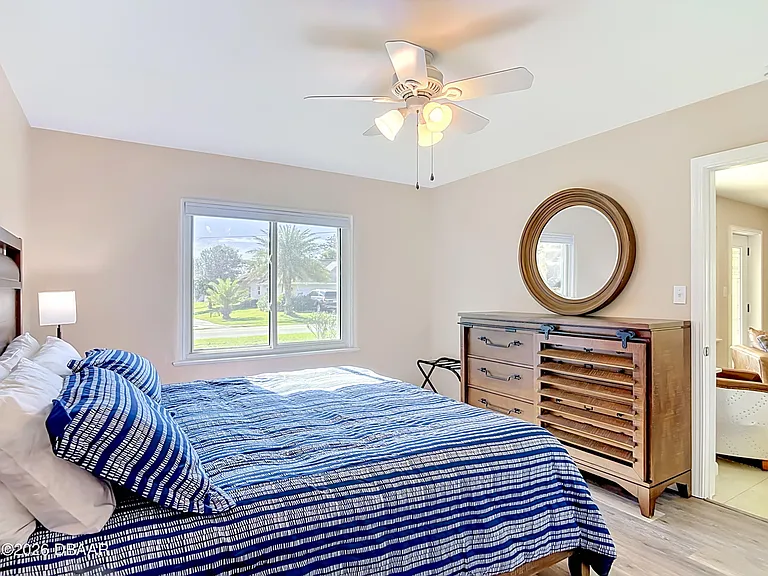 1621 N Oleander Ave — Photo 32