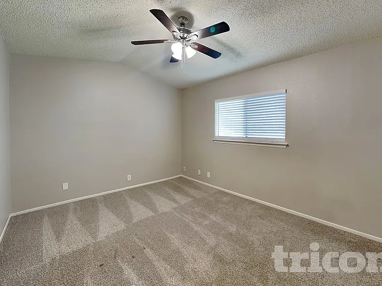 9506 Sugarloaf Dr — Photo 6