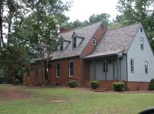 509 Dogwood Ave, Douglas, GA 31533