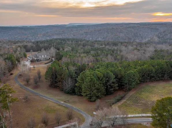 581 Dogwood Trl, Boaz, AL 35956