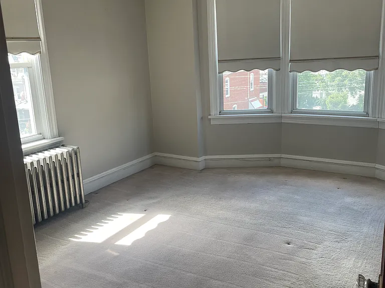 1524 Fairview St — Photo 4