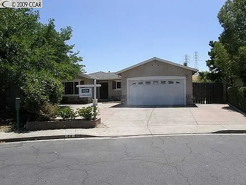 24 Fairway Ct Photo 1