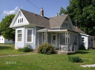 216 N Market Ave, Bolivar, MO 65613