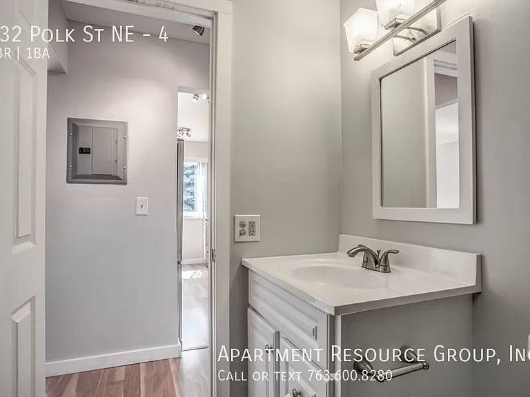 732 Polk St NE #4 — Photo 20