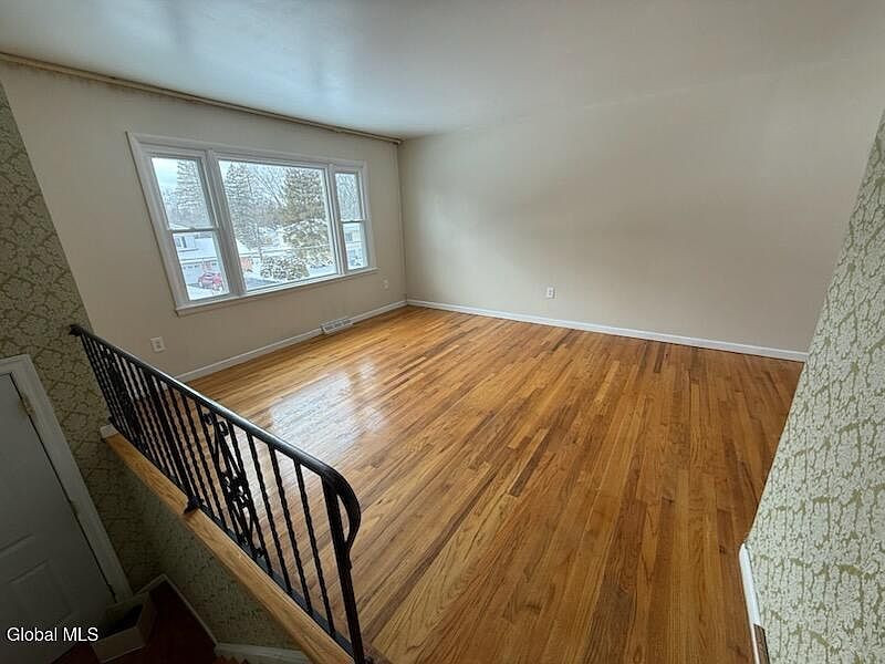 4th image of 23 Meadowlark Drive