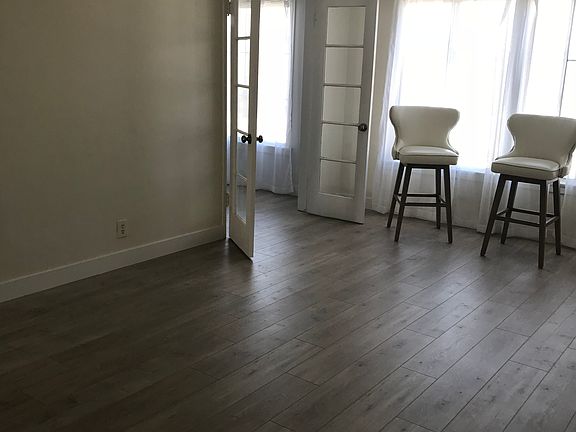 3rd image of 1731 Cabrillo Ave APT 3