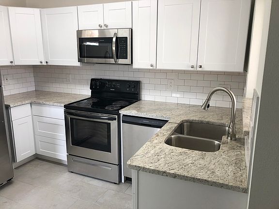 2nd image of 8923 Cordova Ave NE
