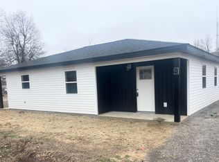 9 E Truitt St, Dexter, MO 63841