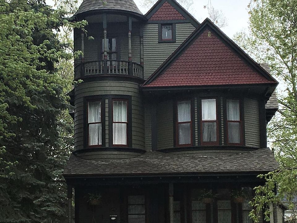 1st image of 203 W 12th St