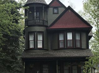203 W 12th St, Holland, MI 49423