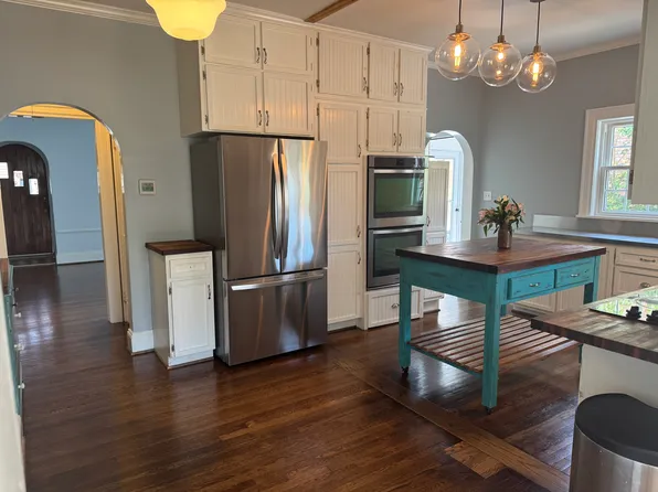 2413 Wright Ave, Greensboro, NC 27403